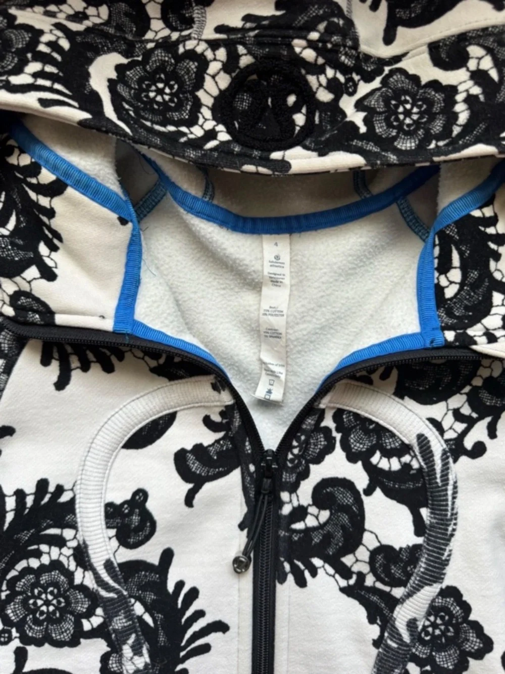 Lululemon Scuba stretch 4 Laceoflage Polar White